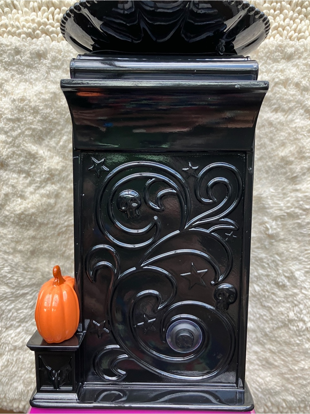 Bath and Body Works Funhouse Three Wick Candle Holder - Picture 3 of 3